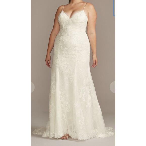 NWT David's Bridal Floral Lace Spaghetti-Strap Wedding Dress